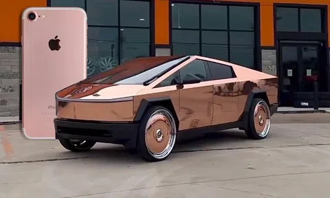 Chiếc Tesla Cybertruck "độc lạ" này có màu sơn Rose Gold như iPhone, mâm lớn tới 30 inch