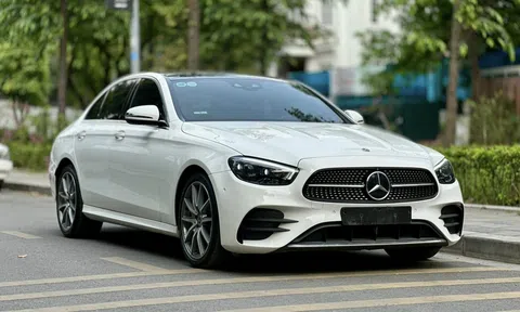 Xe sang Mercedes E300 2022 rao bán chỉ hơn 2,3 tỷ đồng, rẻ hơn cả "tỷ bạc" so với xe mới