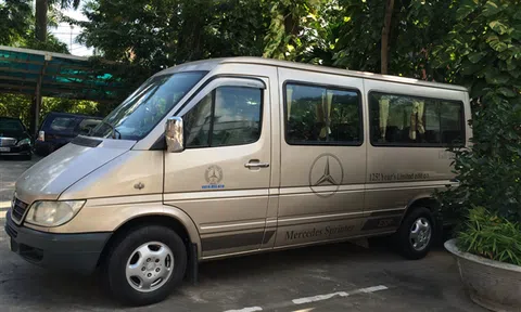 Xe sang Mercedes thanh lý với giá chỉ ngang xe máy