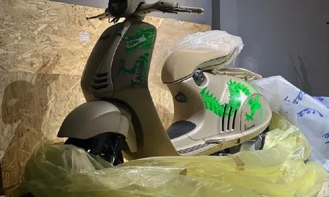 Vespa 946 Dragon tại Việt Nam có giá ngang một chiếc KIA Seltos