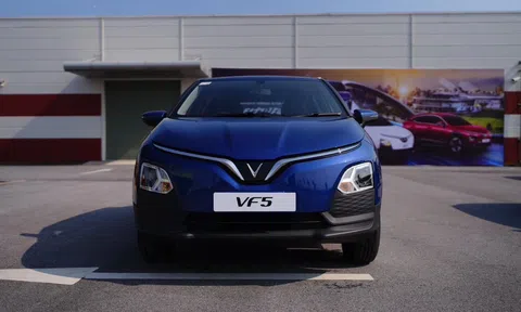 Cận cảnh VinFast VF 5 bản tay lái nghịch cho thị trường Thái Lan, giá bán dự đoán rẻ bất ngờ