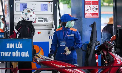 Sau 2 phiên giảm liên tiếp, giá xăng trong nước quay đầu tăng nhẹ