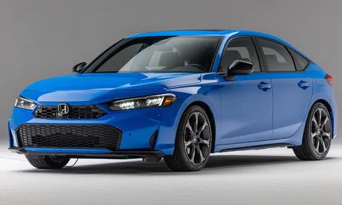 Loạt ảnh thực tế Honda Civic 2025: Thay đổi thiết kế lưới tản nhiệt, bổ sung màu ngoại thất mới