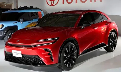 Sếp Toyota nói lời thật lòng về công ty, thừa nhận đang đi sau Tesla