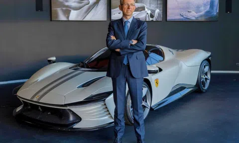CEO Ferrari cảnh báo các hãng xe về mối đe dọa từ ô tô điện Trung Quốc