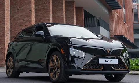 Cận cảnh xe điện VinFast VF 7 Hỏa Long Độc Bản cực ngầu với số lượng hạn chế