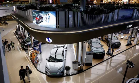 Động thái 'trả đũa' của Trung Quốc sau khi Mỹ và châu Âu công bố tăng thuế xe điện tại quốc gia này