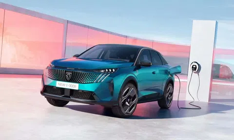 Peugeot 3008 mới có thể di chuyển tới 80 km mà không cần phải đổ xăng
