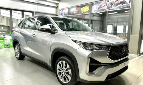 Vừa chạy 14.000 km, Toyota Innova Cross 2023 vội rao bán với mức giá "không tưởng"