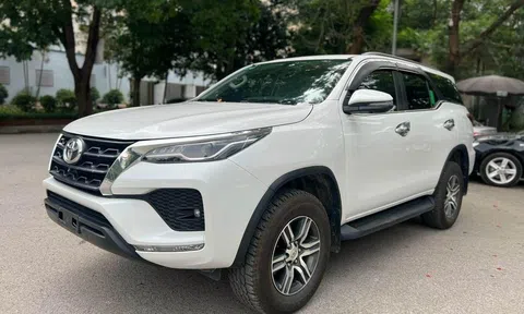 Sau 3 năm sử dụng, Toyota Fortuner 2021 lên sàn xe cũ với giá ngỡ ngàng