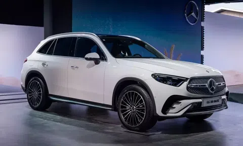 Mercedes-Benz bổ sung trang bị mới cho GLC 300 4Matic, giá bán tăng nhẹ