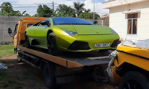 Siêu xe hàng hiếm Lamborghini Murcielago hư hại nặng nề sau gần 4 năm bỏ ngỏ