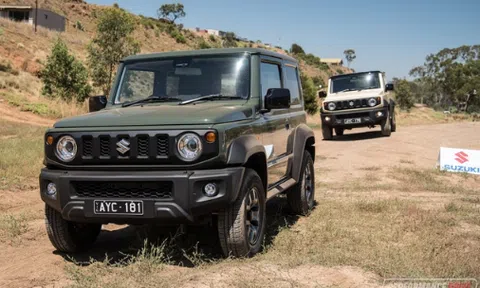 SUV địa hình Suzuki Jimny phá kỷ lục doanh số, đại lý lên tiếng "ngưng nhận hàng"