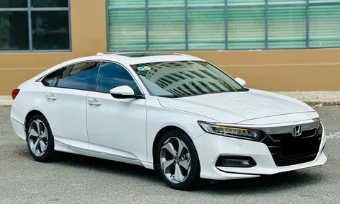 Sau 2 năm sử dụng, Honda Accord 2022 chạy lướt có giá bao nhiêu trên sàn xe cũ?