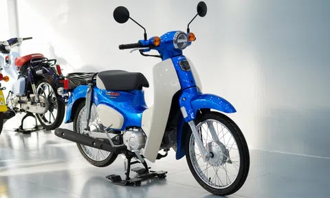 "Huyền thoại một thời" Honda Super Cub 50 nhập khẩu chính hãng đầu tiên về Việt Nam