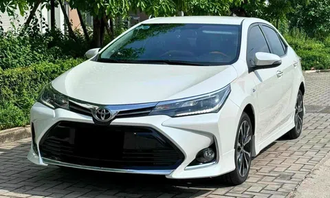 Toyota Corolla Altis 2021 lăn bánh 3 năm rao bán với giá chưa tới 700 triệu đồng