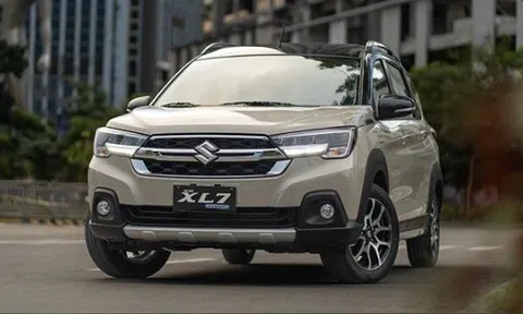 Suzuki XL7 hé lộ thời điểm mở bán phiên bản tiết kiệm xăng, quyết đấu ông trùm Xpander