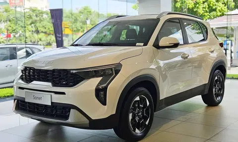 Cận cảnh KIA Sonet 2024 "nét căng" tại đại lý, giá bán hiện vẫn là ẩn số