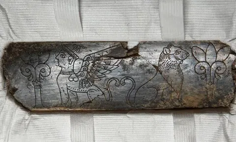 Phát hiện ngà voi 2.800 năm tuổi chạm khắc nhân sư ở Thổ Nhĩ Kỳ