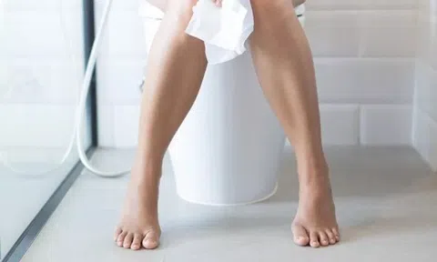 Bác sĩ phụ khoa cảnh báo 4 triệu chứng âm đạo bất thường bạn không nên bỏ qua