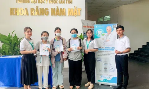 Chương trình “Nha khoa học đường” được tổ chức bởi Pharmatech và Trường Đại học Y Dược Cần Thơ thu hút nhiều học sinh, sinh viên tham gia