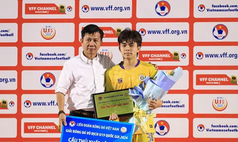 Sao trẻ từng trượt lò PVF, SLNA nhận giải thưởng danh giá trong sự nghiệp