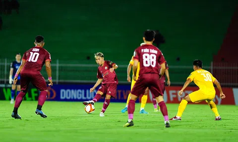 Coutinho rực sáng, đem về 1 điểm quý giá cho Khánh Hòa