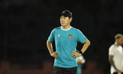 HLV Shin Tae Yong bị chỉ trích khi dè chừng ĐT Việt Nam