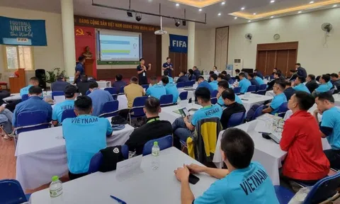 Chuyên gia FIFA giúp sức cho bóng đá Việt Nam