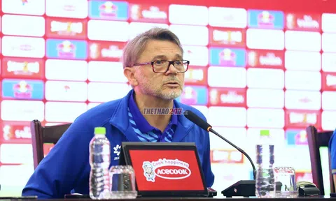 Phóng viên Indonesia: 'HLV Troussier là thần tượng của tôi'