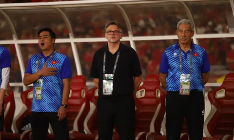 Trợ lý thân cận nói thẳng lý do HLV Troussier rời ĐT Việt Nam
