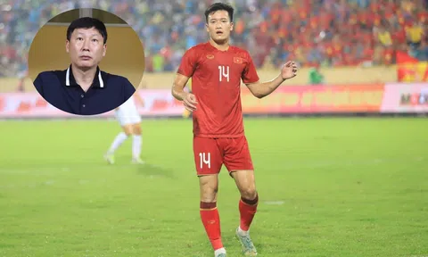 Vừa ghi bàn, Hoàng Đức lập tức 'bắn tín hiệu' đến HLV Kim Sang Sik