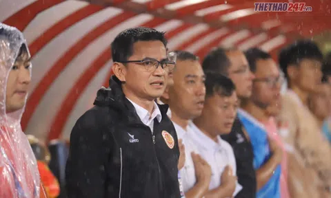 HLV Kiatisak bất ngờ nhắc đến HAGL, không trả lời về ĐT Việt Nam