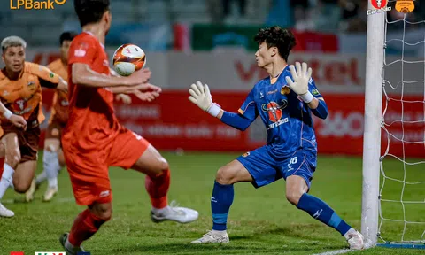 Thi đấu chói sáng, Bùi Tiến Dũng tiếc một điều sau trận HAGL hoà Nam Định