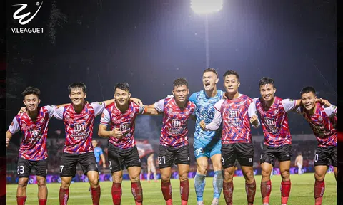 Thắng trận, HLV TPHCM chỉ thẳng điểm yếu chết người của CAHN