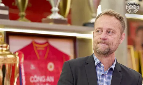 Bất ngờ với mức lương của HLV Polking tại CLB CAHN