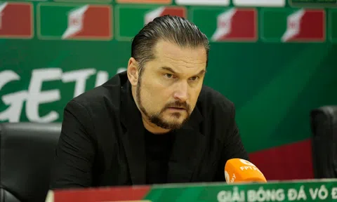 HLV Popov thừa nhận 1 điều sau trận thua đau Nam Định