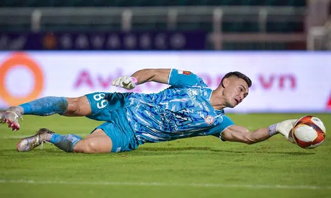 Sao Việt kiều Patrik Lê Giang lại 'bắn tín hiệu' tới ĐT Việt Nam