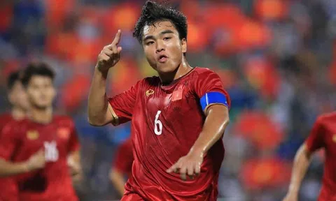 Báo Trung Quốc chỉ thẳng cầu thủ hay nhất U19 Việt Nam