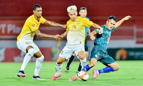 Loạt cầu thủ Việt Nam bị cấm thi đấu ở vòng 23 V-League