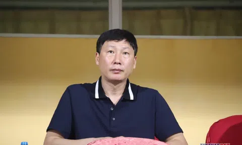HLV Kim Sang Sik gặp lãnh đạo CLB CAHN