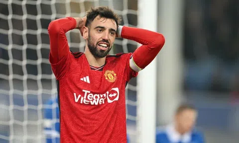Roy Keane trở mặt, mắng Ten Hag chỉ nói 'lời rác rưởi'