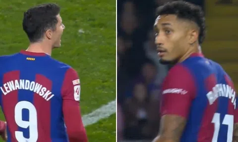 Barca khủng hoảng, cầu thủ cãi nhau ngay trên sân