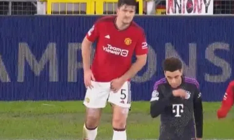 Harry Maguire dính chấn thương kỳ lạ, phải bỏ dở trận gặp Bayern