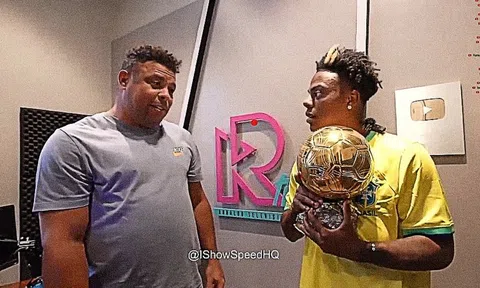 Ronaldo 'béo' bị ép khen CR7 giỏi hơn Messi