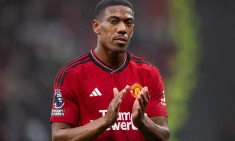 Tin chuyển nhượng 26/1: MU sa thải 'bạn thân' Martial, Ronaldo đón tin dữ