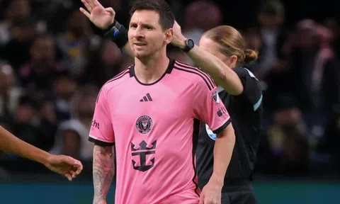Messi bị sỉ nhục trước hàng chục nghìn khán giả Ả Rập