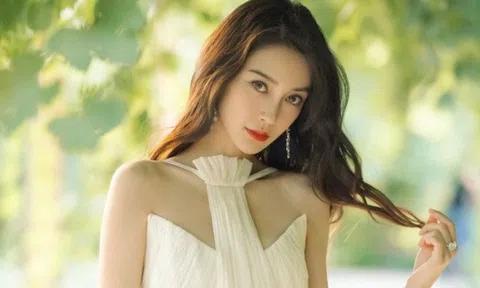 Angela Baby hiếm hoi khoe con, Cnet phát hiện điều đặc biệt liên quan đến Huỳnh Hiểu Minh