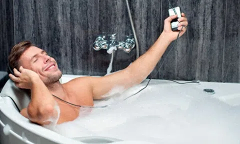 4 thói quen tắm bỏ càng sớm càng tốt để không bị 'tử thần' giỡn mặt