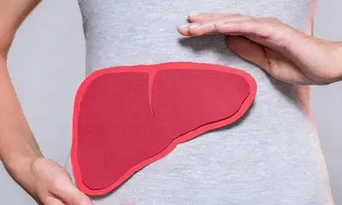 Bác sĩ nhắc nhở: 3 thói quen buổi sáng hại gan hơn cả uống rượu, rất nhiều người mắc phải